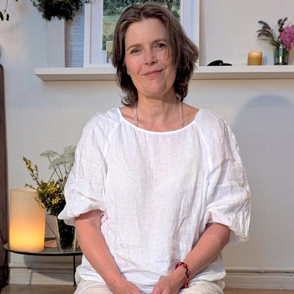 birgit-gentis-hockend birgit-gentis-hockend